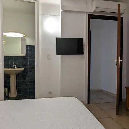 Le Porto T3 55m2 Vue Immeuble Traditionnel En Pierre De Taille Avec Prestations Exceptionnelles Barbecue Ordinateur Videosurveillance Terrasse Panoramique * Porto (Corsica)