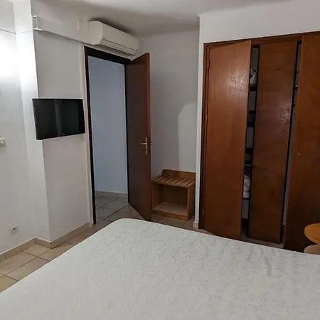 Le Porto T3 55m2 Vue Immeuble Traditionnel En Pierre De Taille Avec Prestations Exceptionnelles Barbecue Ordinateur Videosurveillance Terrasse Panoramique Porto (Corsica)