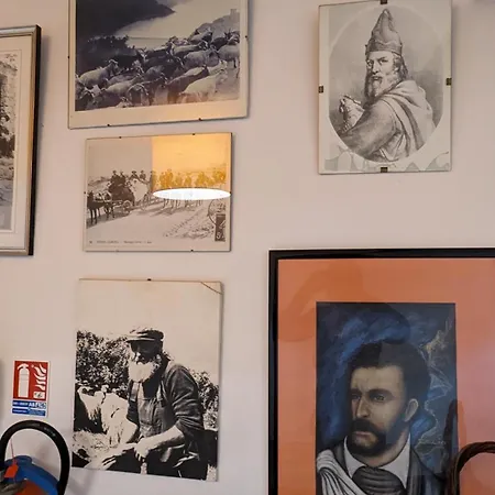 Le Porto T3 55m2 Vue Immeuble Traditionnel En Pierre De Taille Avec Prestations Exceptionnelles Barbecue Ordinateur Videosurveillance Terrasse Panoramique * Porto (Corsica)