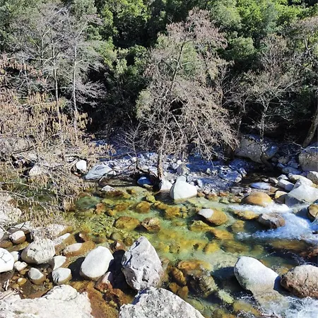 Le Porto T3 55m2 Vue Immeuble Traditionnel En Pierre De Taille Avec Prestations Exceptionnelles Barbecue Ordinateur Videosurveillance Terrasse Panoramique * Porto (Corsica)