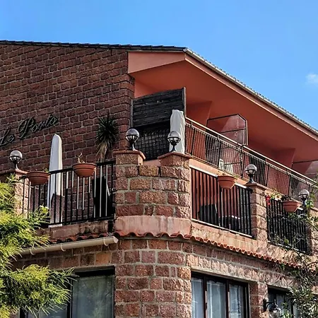 Le Porto T3 55m2 Vue Immeuble Traditionnel En Pierre De Taille Avec Prestations Exceptionnelles Barbecue Ordinateur Videosurveillance Terrasse Panoramique *