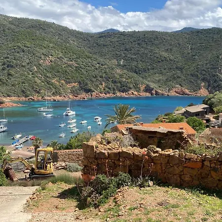 Le Porto T3 55m2 Vue Immeuble Traditionnel En Pierre De Taille Avec Prestations Exceptionnelles Barbecue Ordinateur Videosurveillance Terrasse Panoramique Porto (Corsica)