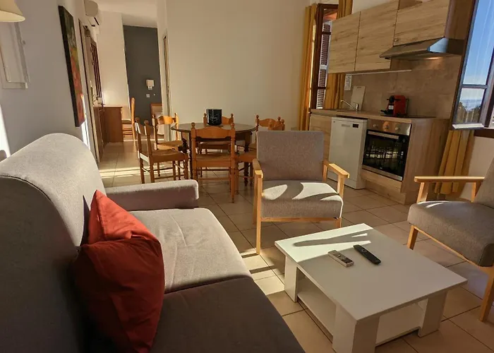 Apartamento Le Porto T3 55m2 Vue Immeuble Traditionnel En Pierre De Taille Avec Prestations Exceptionnelles Barbecue Ordinateur Videosurveillance Terrasse Panoramique