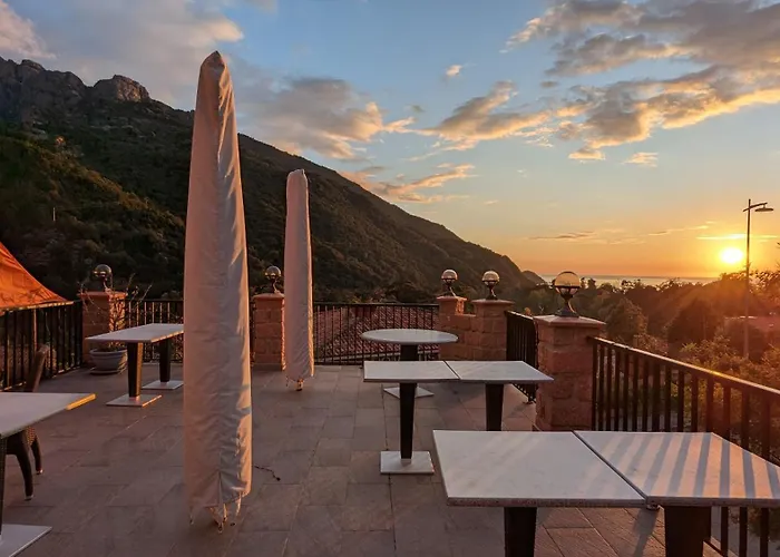 Le Porto T3 55m2 Vue Immeuble Traditionnel En Pierre De Taille Avec Prestations Exceptionnelles Barbecue Ordinateur Videosurveillance Terrasse Panoramique *