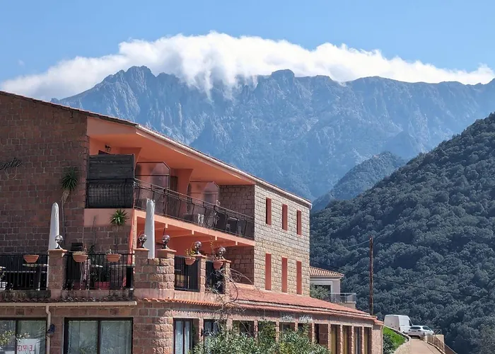 Apartamento Le Porto T3 55m2 Vue Immeuble Traditionnel En Pierre De Taille Avec Prestations Exceptionnelles Barbecue Ordinateur Videosurveillance Terrasse Panoramique Porto (Corsica)