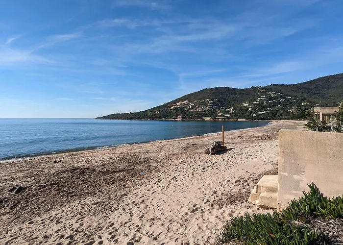 Le Porto T3 55m2 Vue Immeuble Traditionnel En Pierre De Taille Avec Prestations Exceptionnelles Barbecue Ordinateur Videosurveillance Terrasse Panoramique Apartamento Porto (Corsica)
