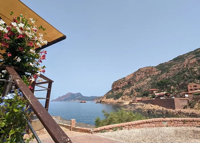 Le Porto T3 55m2 Vue Immeuble Traditionnel En Pierre De Taille Avec Prestations Exceptionnelles Barbecue Ordinateur Videosurveillance Terrasse Panoramique Porto (Corsica)
