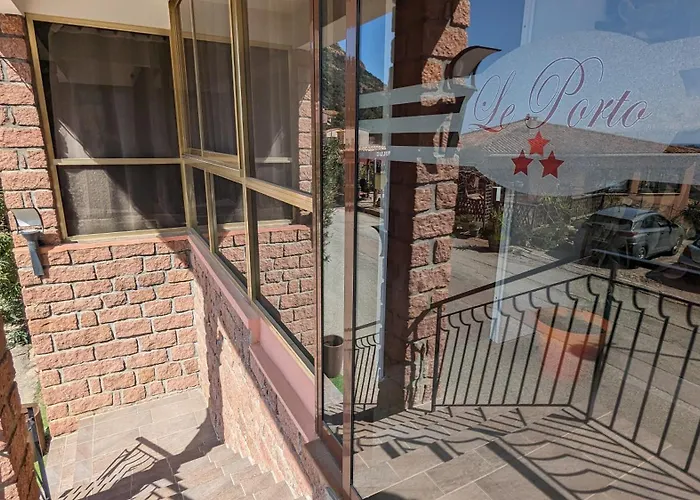 Apartamento Le Porto T3 55m2 Vue Immeuble Traditionnel En Pierre De Taille Avec Prestations Exceptionnelles Barbecue Ordinateur Videosurveillance Terrasse Panoramique Porto (Corsica)