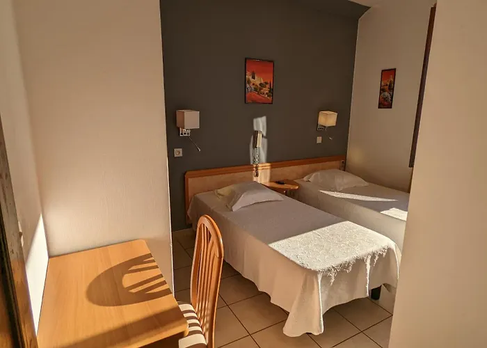 Le Porto T3 55m2 Vue Immeuble Traditionnel En Pierre De Taille Avec Prestations Exceptionnelles Barbecue Ordinateur Videosurveillance Terrasse Panoramique