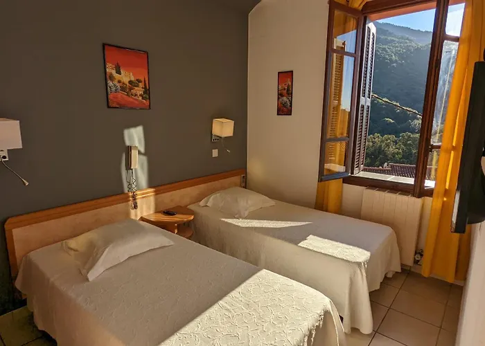 Le Porto T3 55m2 Vue Immeuble Traditionnel En Pierre De Taille Avec Prestations Exceptionnelles Barbecue Ordinateur Videosurveillance Terrasse Panoramique *