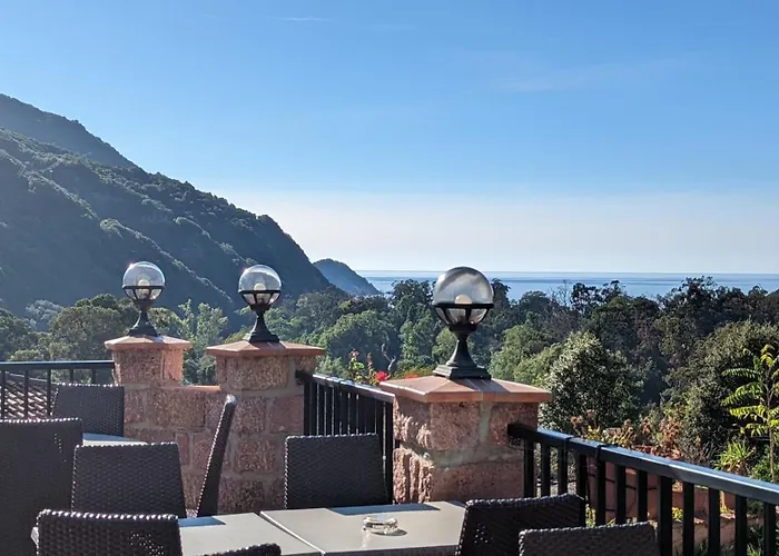 Le Porto T3 55m2 Vue Immeuble Traditionnel En Pierre De Taille Avec Prestations Exceptionnelles Barbecue Ordinateur Videosurveillance Terrasse Panoramique Porto (Corsica)
