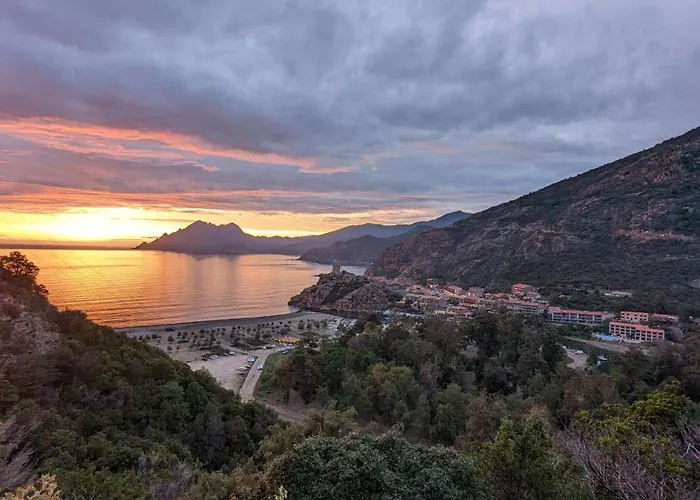 Le Porto T3 55m2 Vue Immeuble Traditionnel En Pierre De Taille Avec Prestations Exceptionnelles Barbecue Ordinateur Videosurveillance Terrasse Panoramique Apartamento Porto (Corsica)