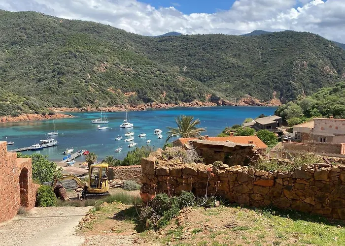 Le Porto T3 55m2 Vue Immeuble Traditionnel En Pierre De Taille Avec Prestations Exceptionnelles Barbecue Ordinateur Videosurveillance Terrasse Panoramique Porto (Corsica)